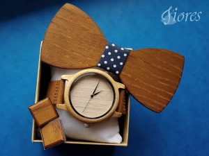 Elegantný drevený set - motýlik hodinky manžetové gombíky
