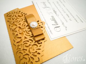 Vyrezávané svadobné oznámenie “Golden letter" - Detail